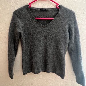 Madison 100% Cashmere V-Neck Sweater Gray Long Sleeve Size M Soft Knit